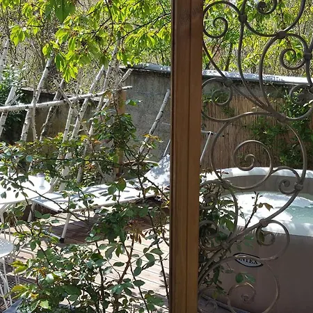 Les Iris D'hote Panzió 3*