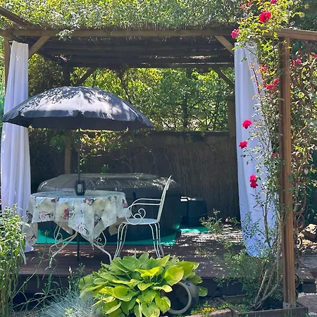 Les Iris D'hote Bed & Breakfast