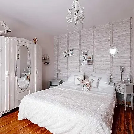 Les Iris D'hote Bed & Breakfast