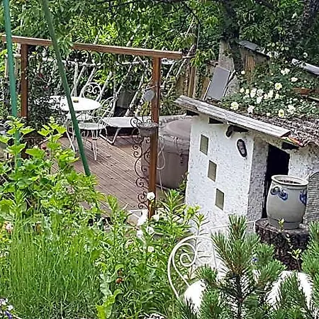 Les Iris D'hote Bed & Breakfast