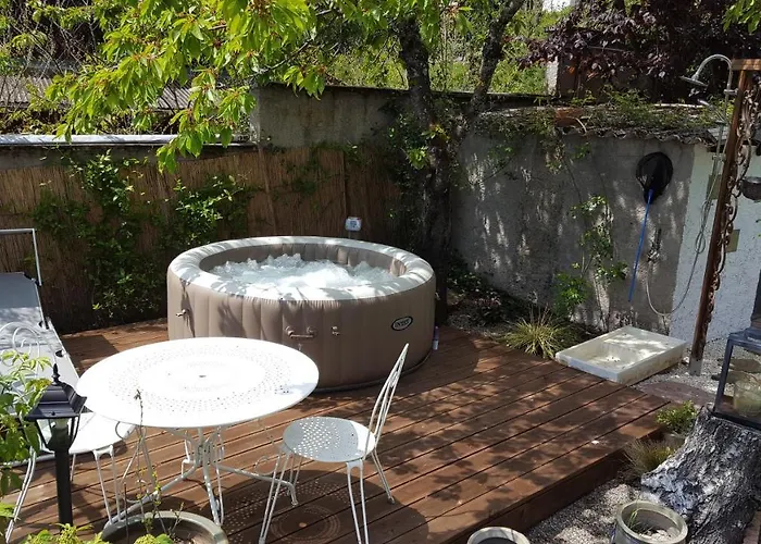فندق مبيت وإفطار Les Iris D'hote 3*