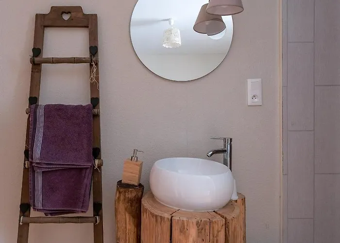 Les Iris D'hote فندق مبيت وإفطار 3*